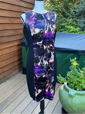 6A: London Style Collections Petites- Black Side Panels Purple floral center